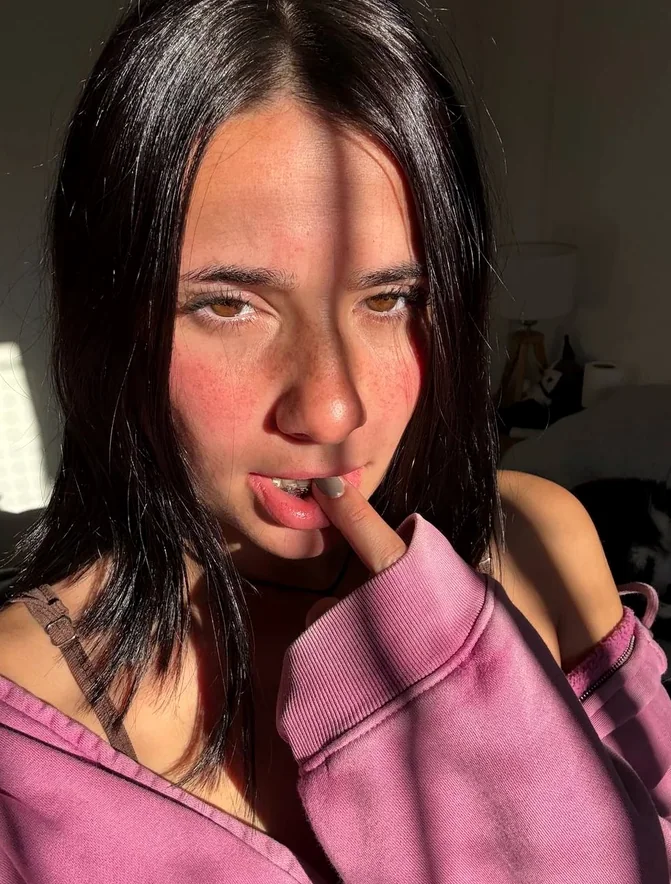 Chloe, top Gratis OnlyFans modeller - Hjelset